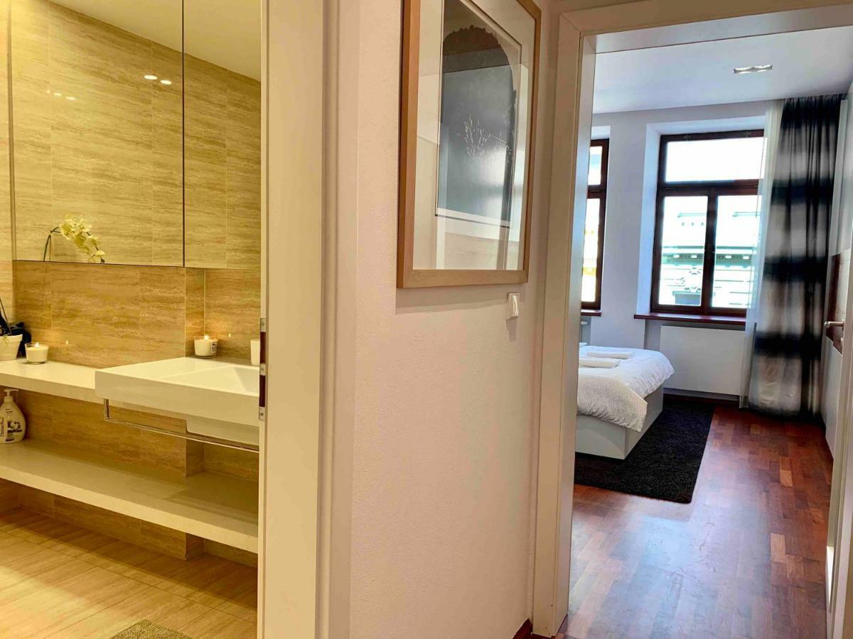 Luxury Apartment In The Center Of ปราก ภายนอก รูปภาพ